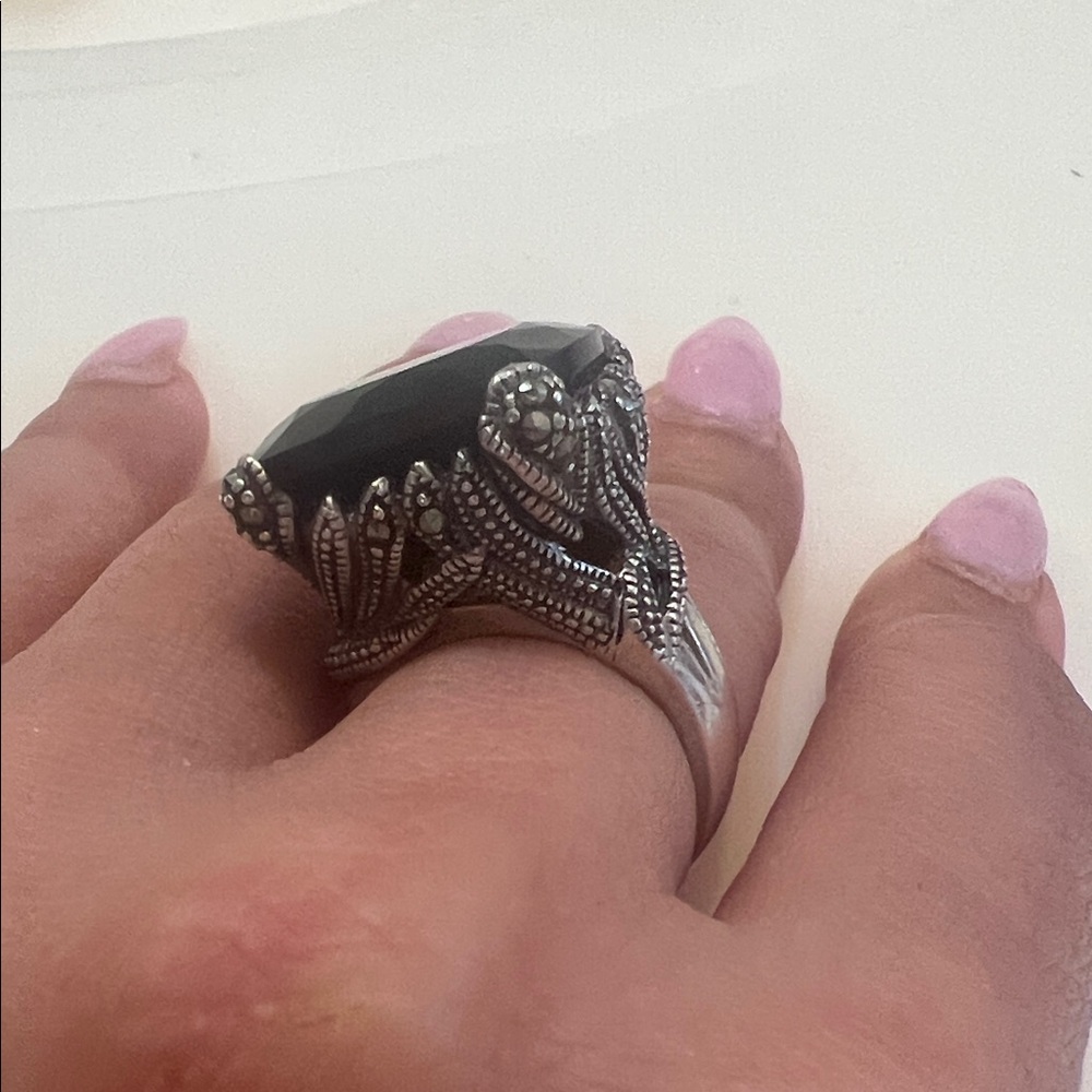 Elegant Black Stone Silver Ring